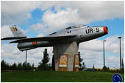 Republic F-84F Thunderstreak / FU-154