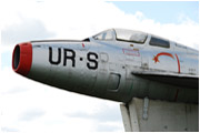 Republic F-84F Thunderstreak / FU-154