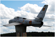 Republic F-84F Thunderstreak / FU-154