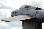 Republic F-84F Thunderstreak / FU-154