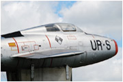 Republic F-84F Thunderstreak / FU-154