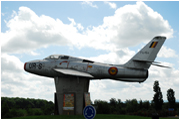 Republic F-84F Thunderstreak / FU-154