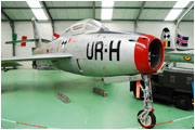 Republic F-84F Thunderstreak / FU-52